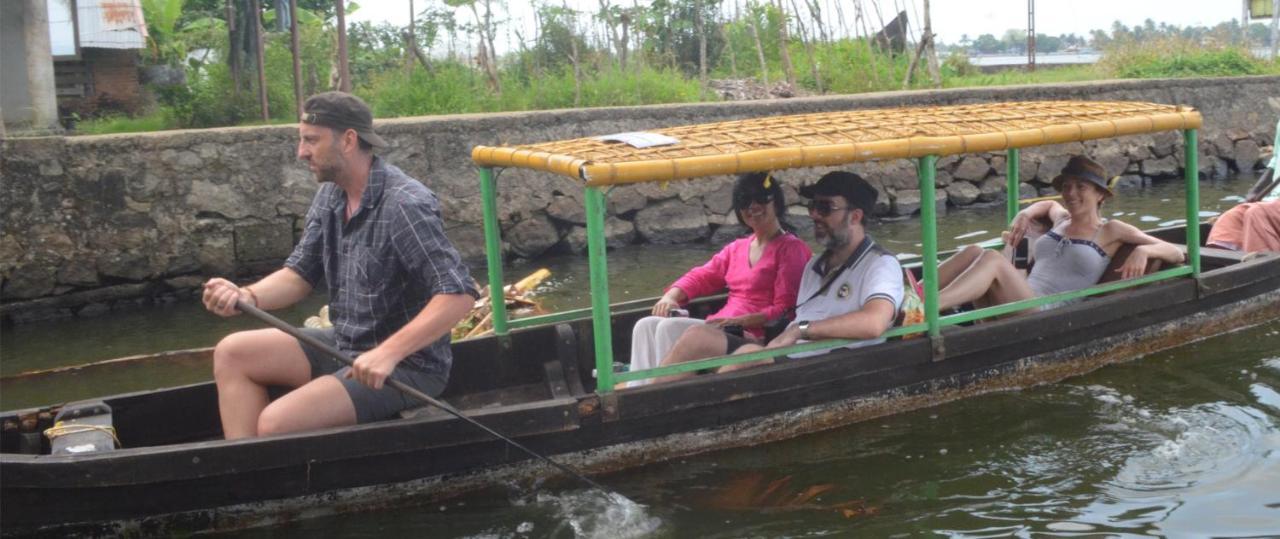 Golden Beach Home Stay Alappuzha Luaran gambar