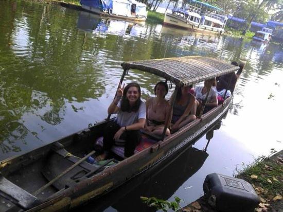 Golden Beach Home Stay Alappuzha Luaran gambar