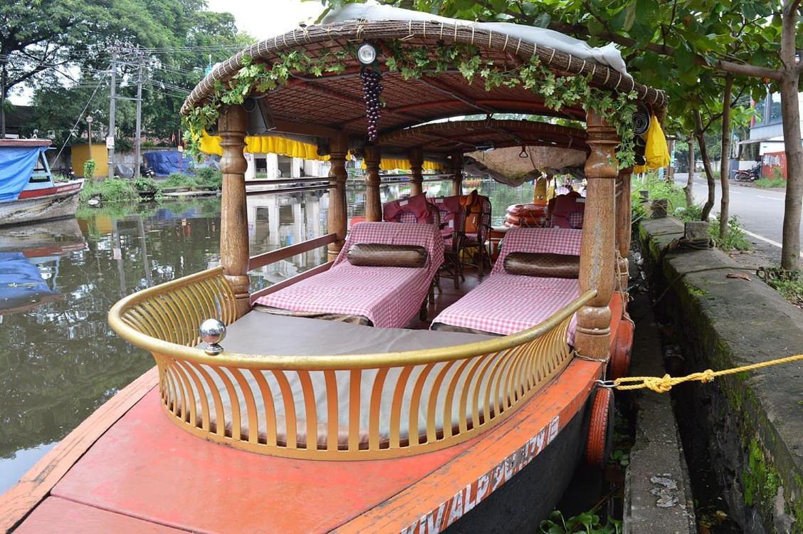 Golden Beach Home Stay Alappuzha Luaran gambar