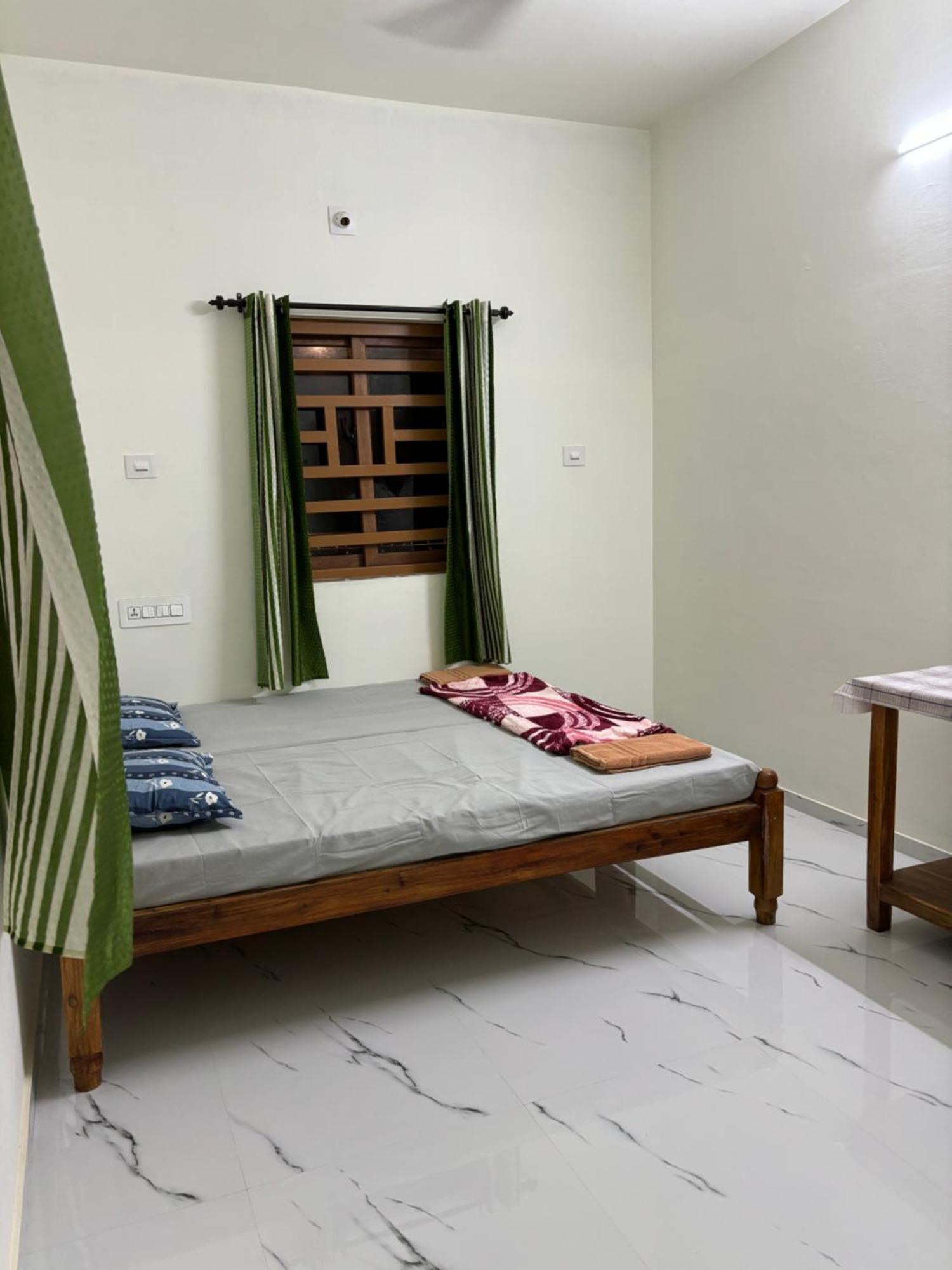 Golden Beach Home Stay Alappuzha Luaran gambar