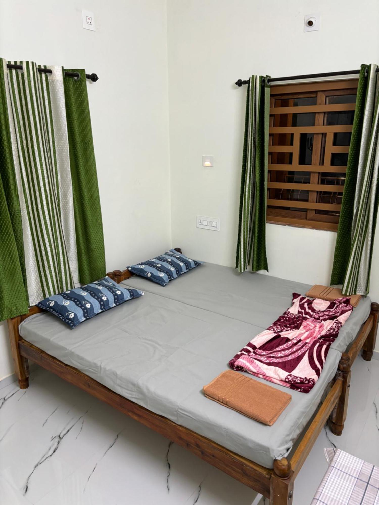 Golden Beach Home Stay Alappuzha Luaran gambar
