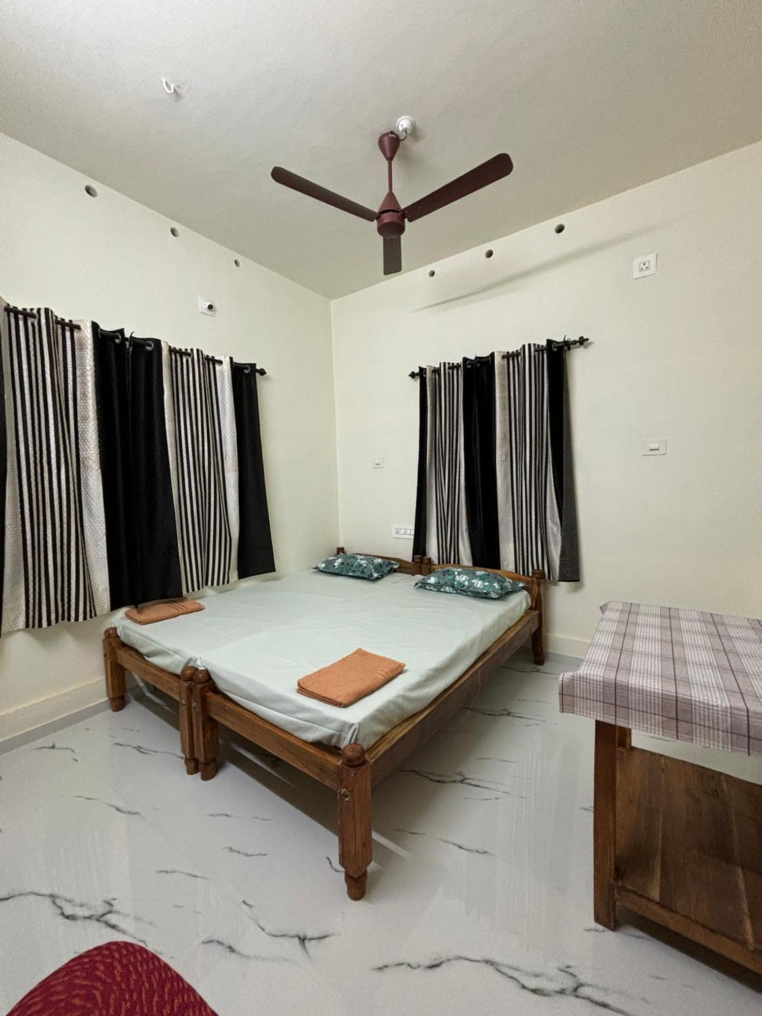 Golden Beach Home Stay Alappuzha Luaran gambar