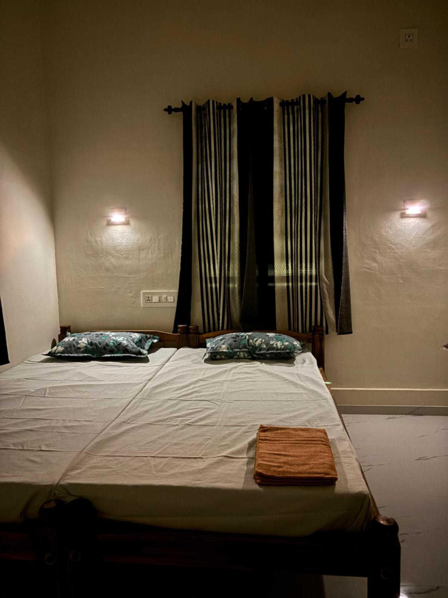 Golden Beach Home Stay Alappuzha Luaran gambar