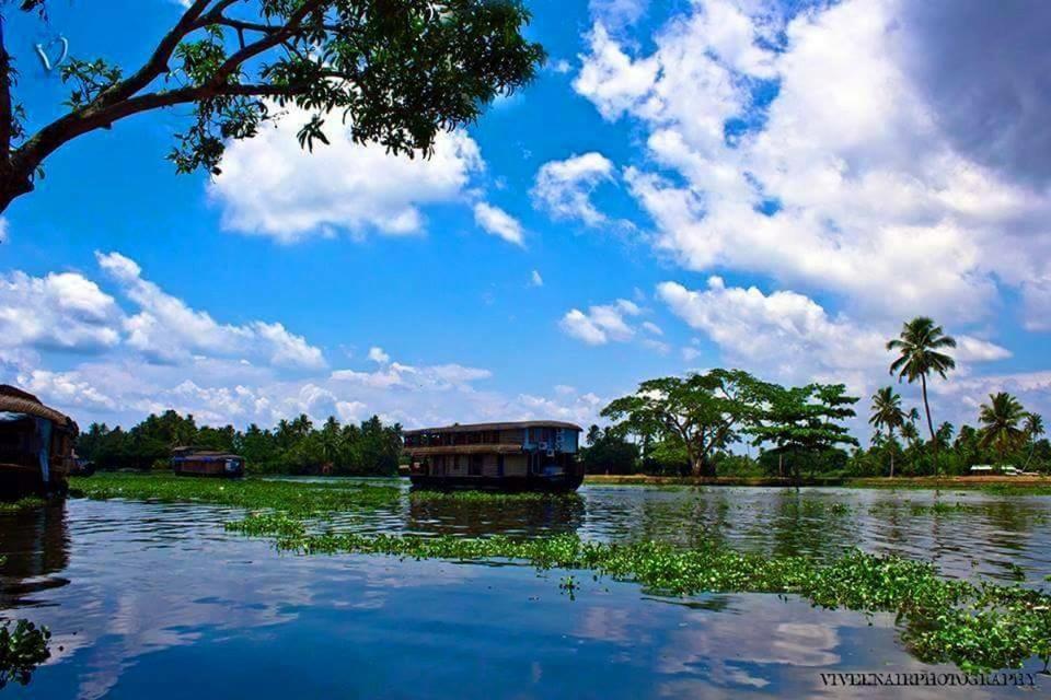 Golden Beach Home Stay Alappuzha Luaran gambar