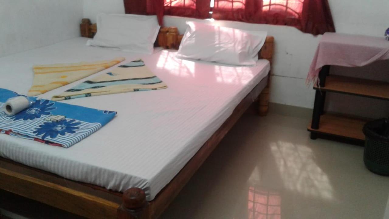 Golden Beach Home Stay Alappuzha Luaran gambar